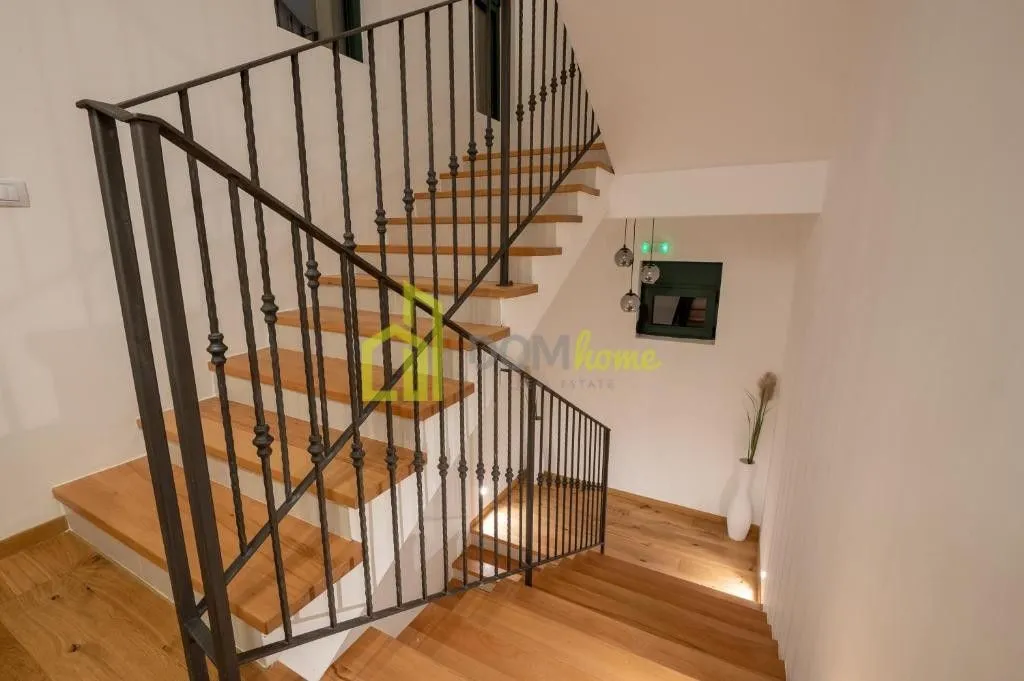 Sale, house, 270m², Bar, Crna Gora