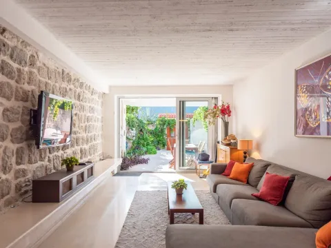Prodaja, kuća, 232m², Kotor, Crna Gora - image 9