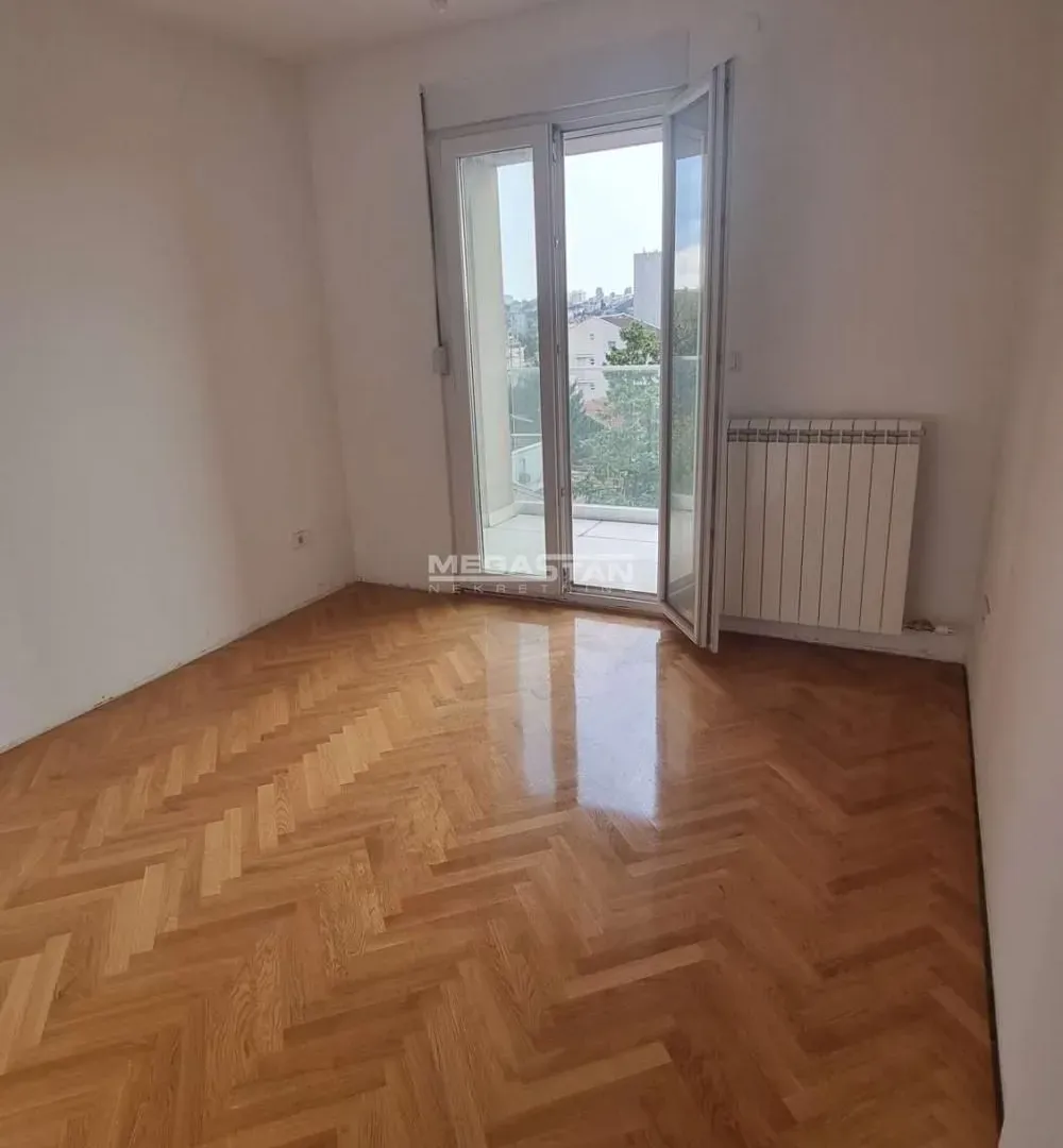 Prodaja, trosoban stan, 75m², Lekino Brdo, Voždovac Sve Podlokacije