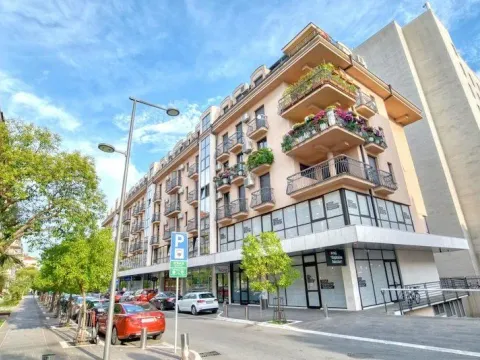 Izdavanje, stan, 90m², Centar, Podgorica