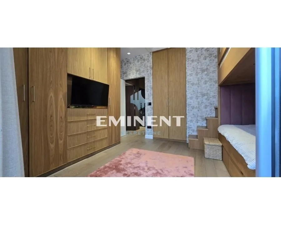 Sale, four bedroom apartment, 120m², Savski Venac, Beograd