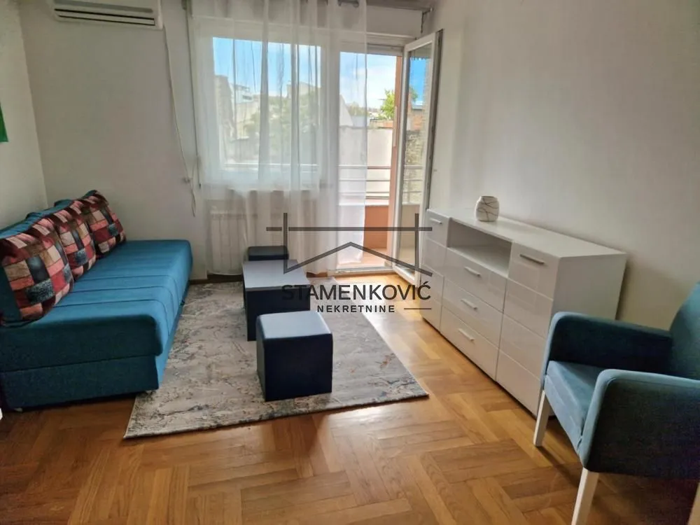 Izdavanje, jednosoban stan, 45m², Centar, Novi Sad