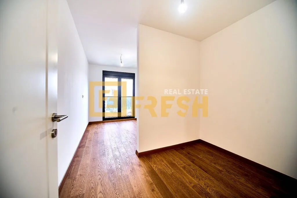 Prodaja, trosoban stan, 110m², Tološi, Podgorica