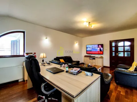 Prodaja, kuća, 340m², Tološi, Podgorica - image 14