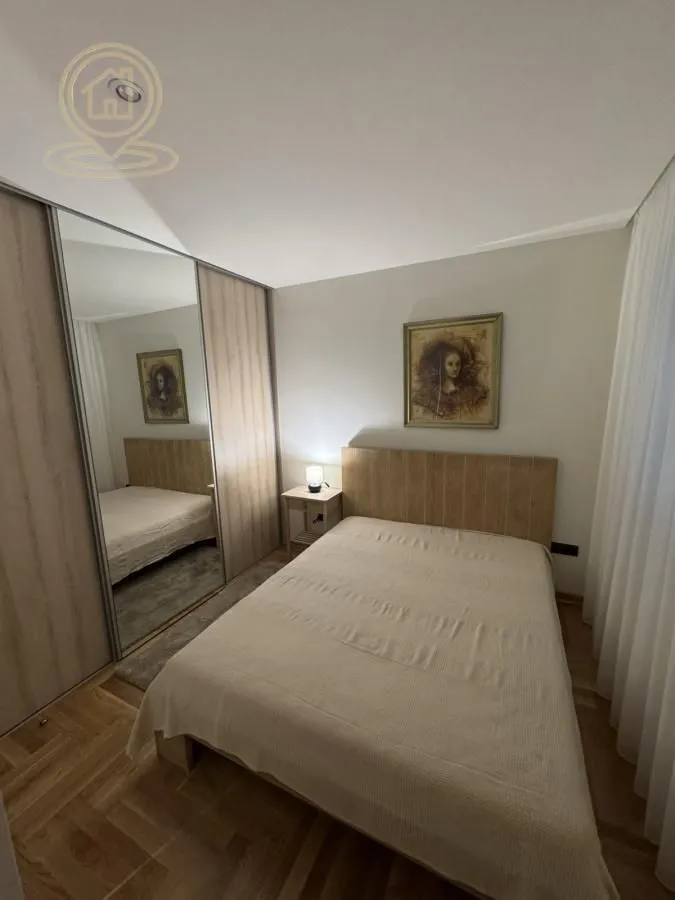 Rent, four bedroom apartment, 90m², Vračar Sve Podlokacije, Beograd
