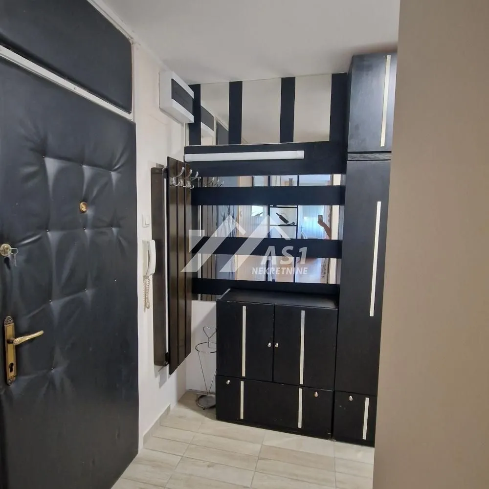 Izdavanje, dvosoban stan, 52m², Liman 4, Novi Sad Sve Podlokacije
