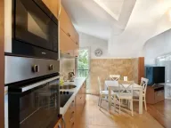 Izdavanje, dvosoban stan, 70m², Centar, Tivat - image 2