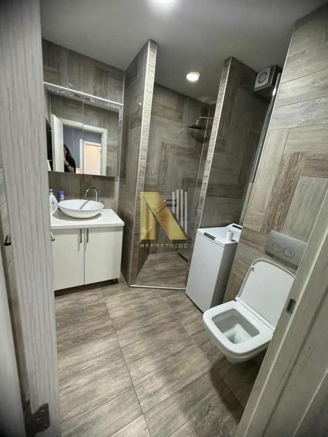 Prodaja, dvosoban stan, 60m², Adamovićevo Naselje, Novi Sad Sve Podlokacije