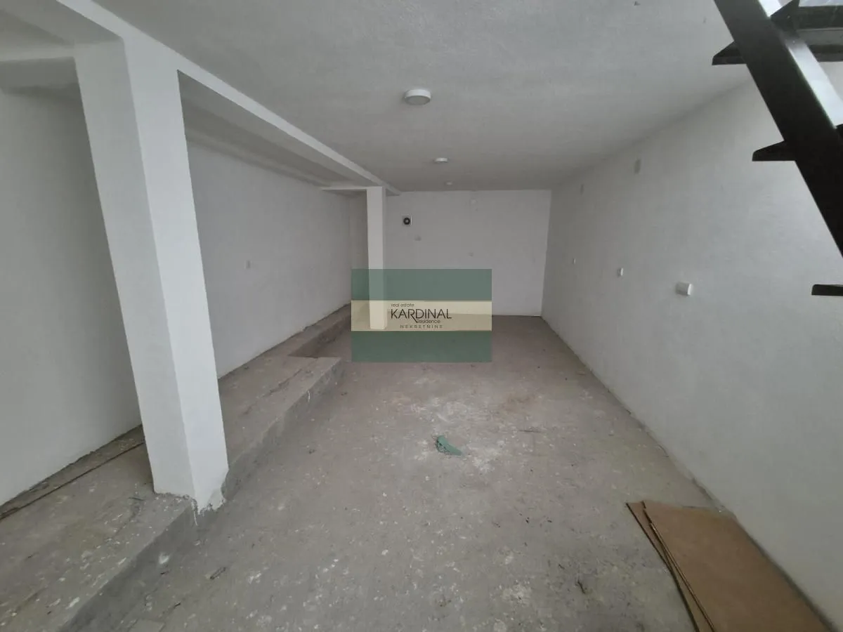 Rent, office space, 75m², Jagodina, Srbija