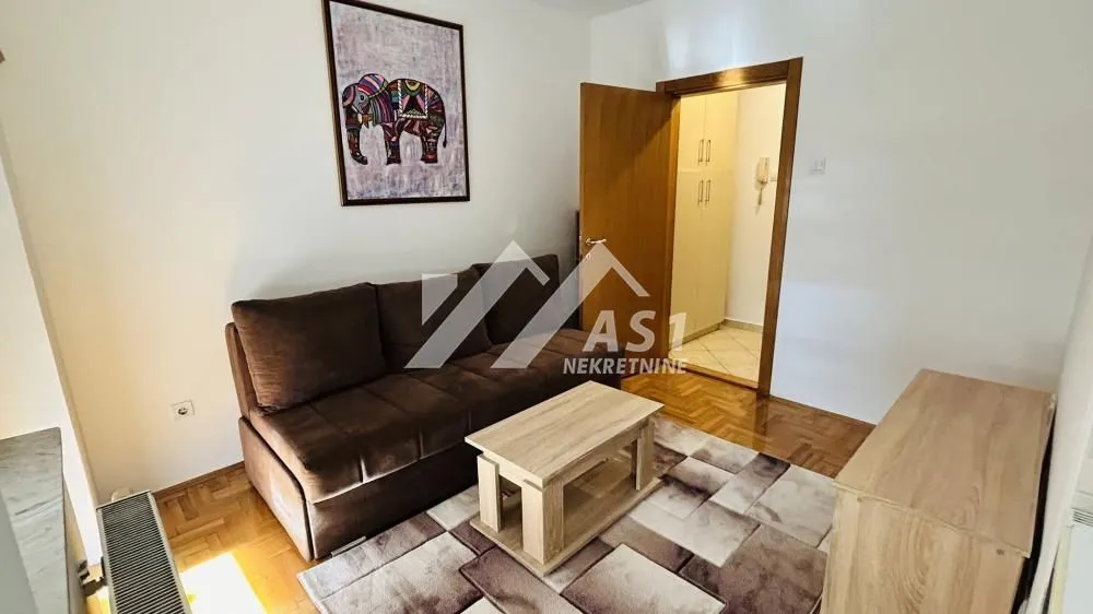 Izdavanje, jednosoban stan, 23m², Grbavica, Novi Sad Sve Podlokacije