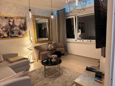 Izdavanje, jednosoban stan, 25m², Kalenić Pijaca, Vračar Sve Podlokacije - image 4