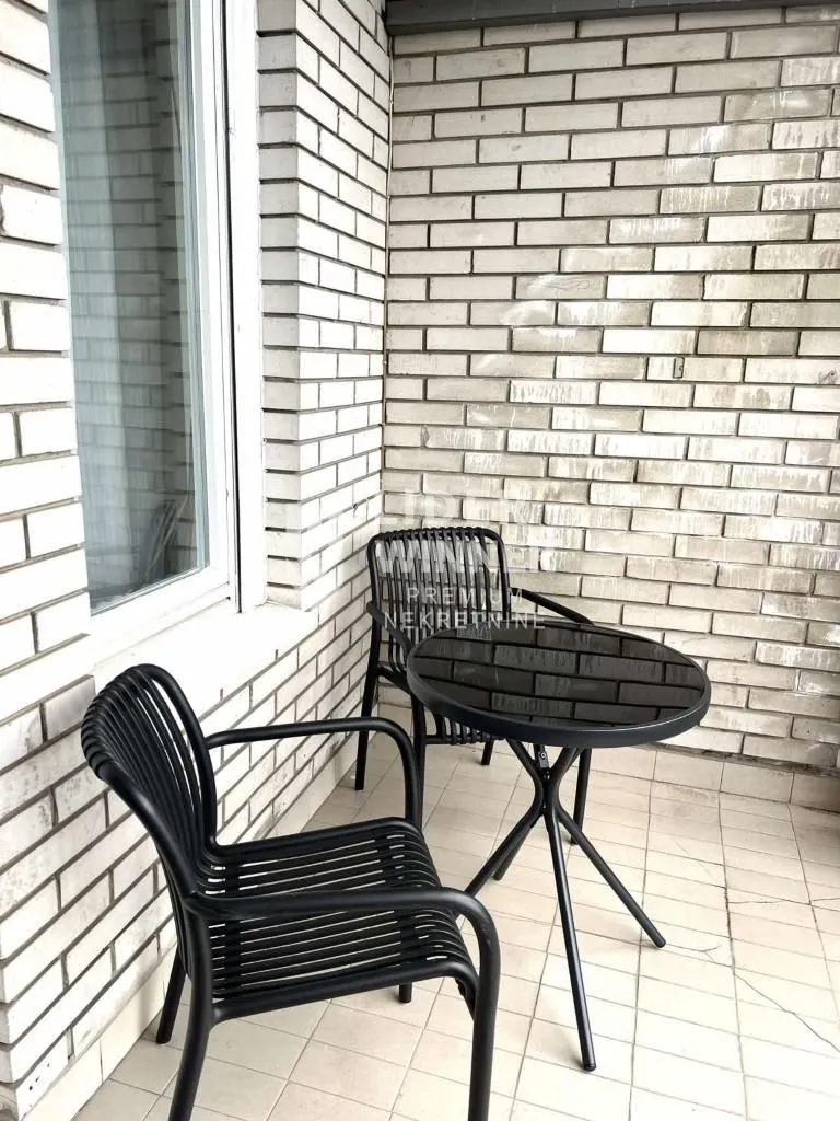 Izdavanje, trosoban stan, 88m², Vračar Sve Podlokacije, Beograd