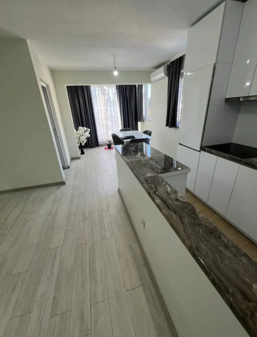Prodaja, dvosoban stan, 66m², Makedonsko naselje, Bar