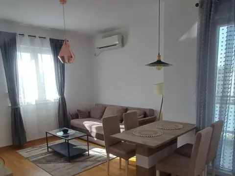 Izdavanje, jednosoban stan, 45m², City Kvart, Podgorica - image 3