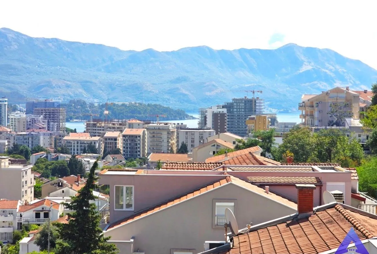 Sale, two bedroom apartment, 77m², Bečići, Budva