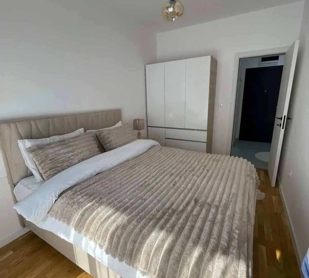 Rent, one bedroom apartment, 42m², Stari Aerodrom, Podgorica