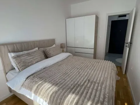 Izdavanje, jednosoban stan, 42m², Stari Aerodrom, Podgorica - image 5