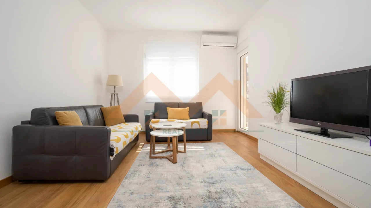 Izdavanje, dvosoban stan, 71m², City Kvart, Podgorica