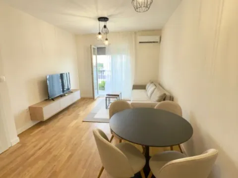 Izdavanje, jednosoban stan, 45m2, Pobrežje, Podgorica Izdavanje, jednosoban stan, 45m2, Pobrežje, Podgorica