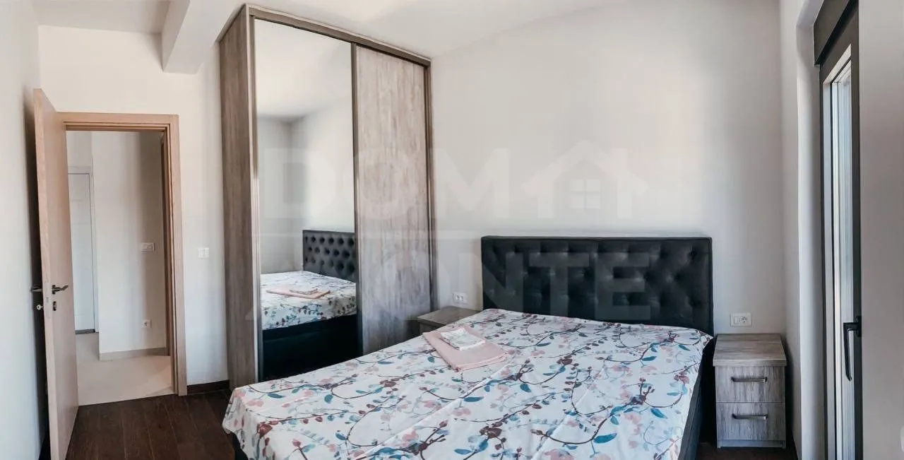 Izdavanje, jednosoban stan, 40m², Tivat, Crna Gora