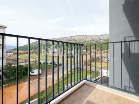 Izdavanje, jednosoban stan, 40m², Tološi, Podgorica - image 10