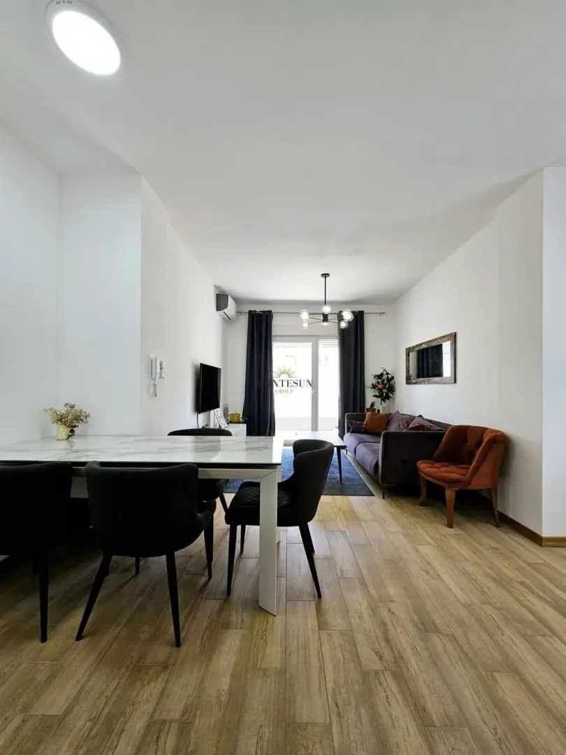 Rent, one bedroom apartment, 78m², Centar, Budva