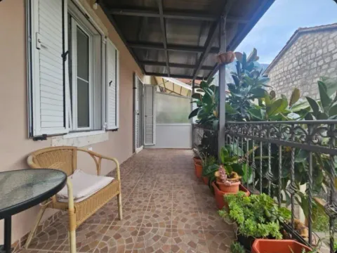 Sale, one bedroom apartment, 56m², Risan, Kotor - image 5