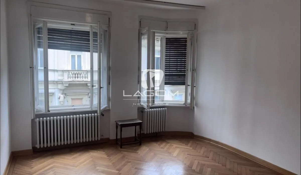Izdavanje, trosoban stan, 89m², Stari Grad, Beograd