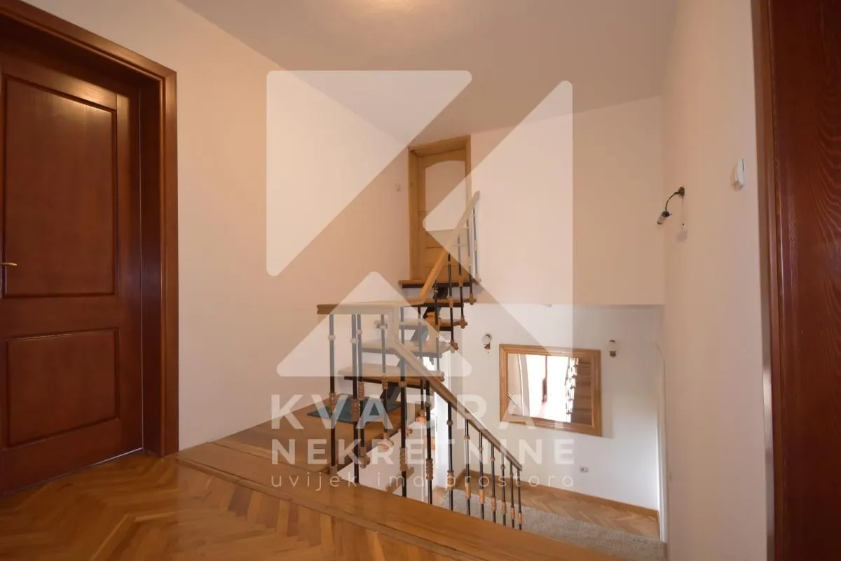 Rent, house, 200m², Dalmatinska ulica, Podgorica