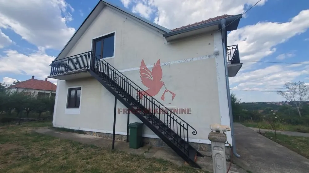 Prodaja, kuća, 280m², Centar, Topola