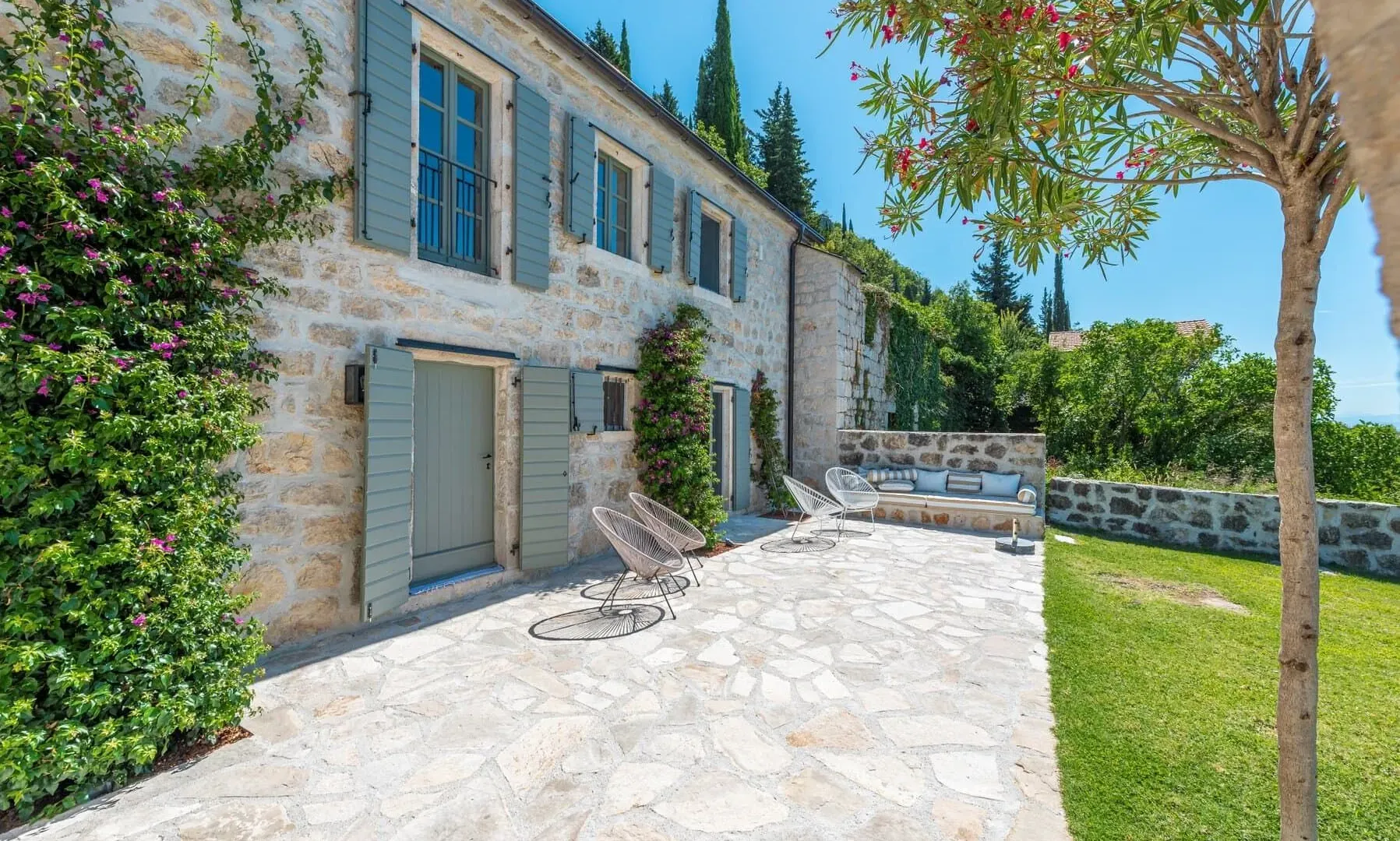 Sale, house, 350m², Kotor, Crna Gora