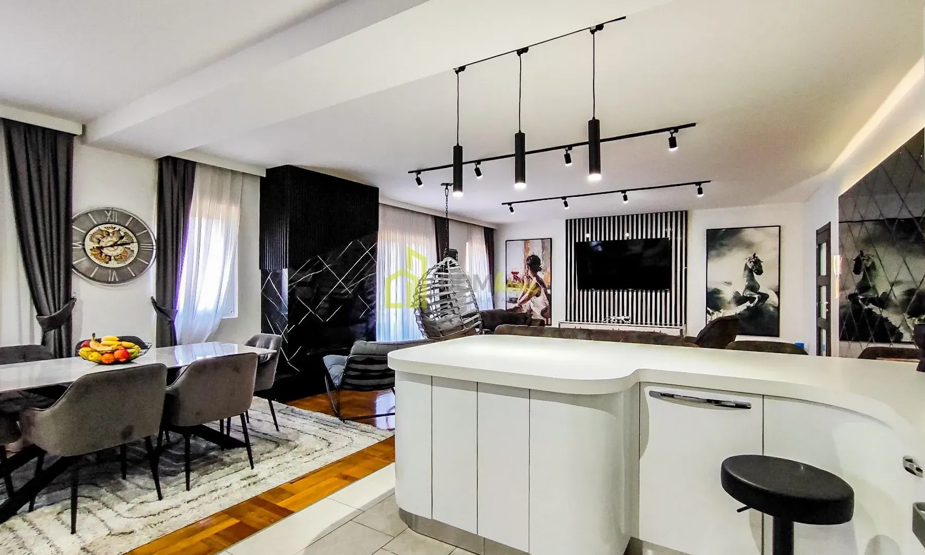 Prodaja, petosoban stan, 147m², Dalmatinska ulica, Podgorica