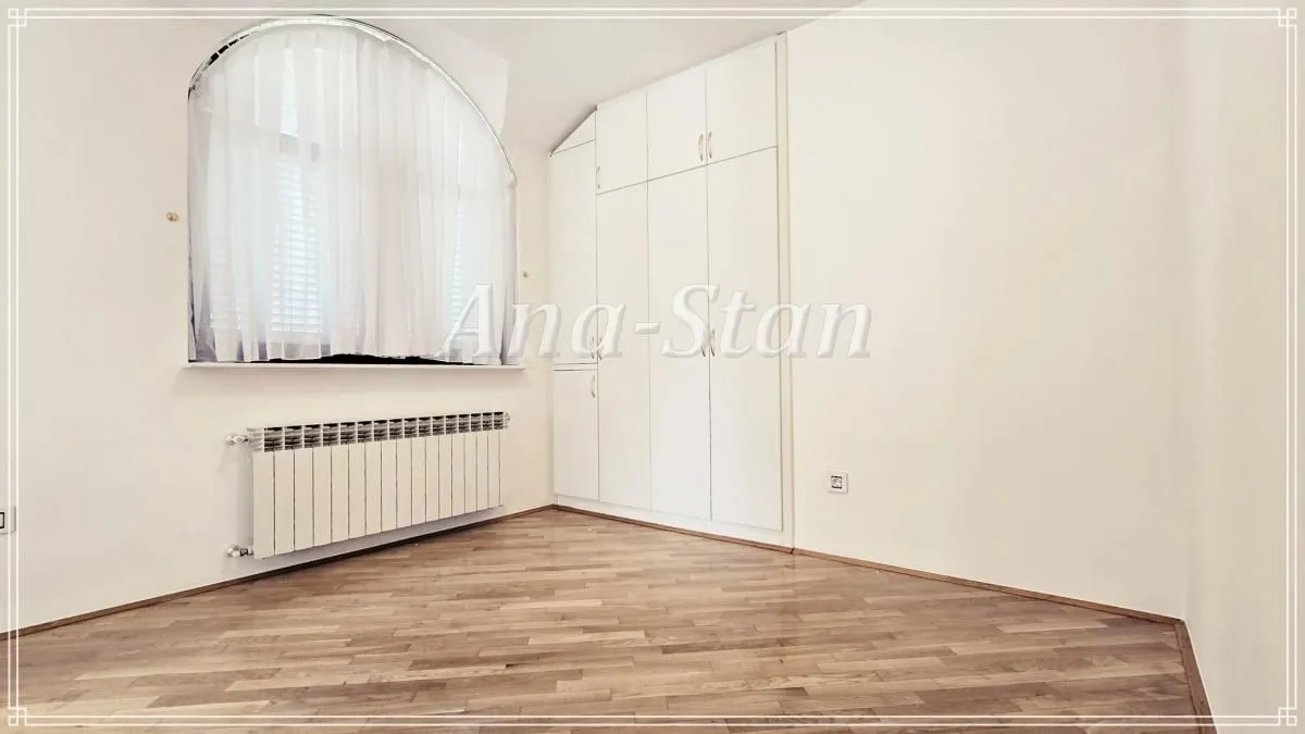 Rent, house, 290m², Voždovac Sve Podlokacije, Beograd