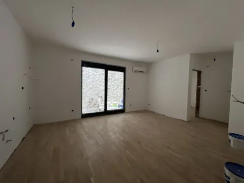Sale, two bedroom apartment, 52m², Podgorica, Crna Gora - image 19