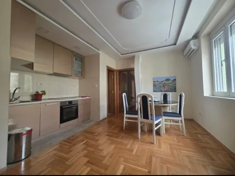 Rent, two bedroom apartment, 68m², Centar, Podgorica - image 2