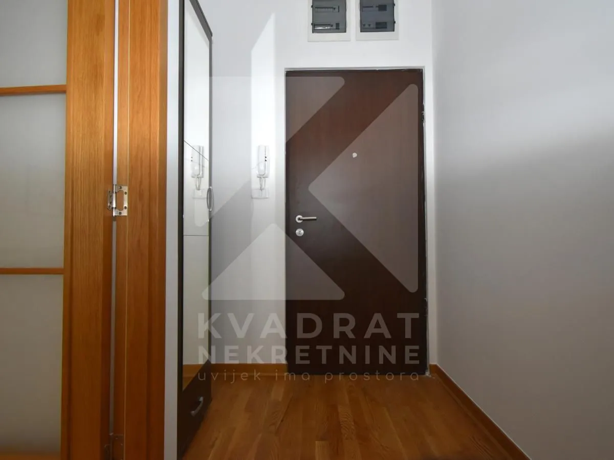 Izdavanje, dvosoban stan, 65m², City Kvart, Podgorica