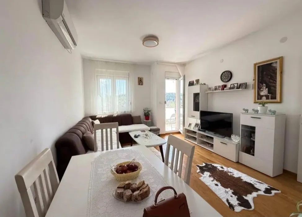 Izdavanje, jednosoban stan, 43m², City Kej, Podgorica