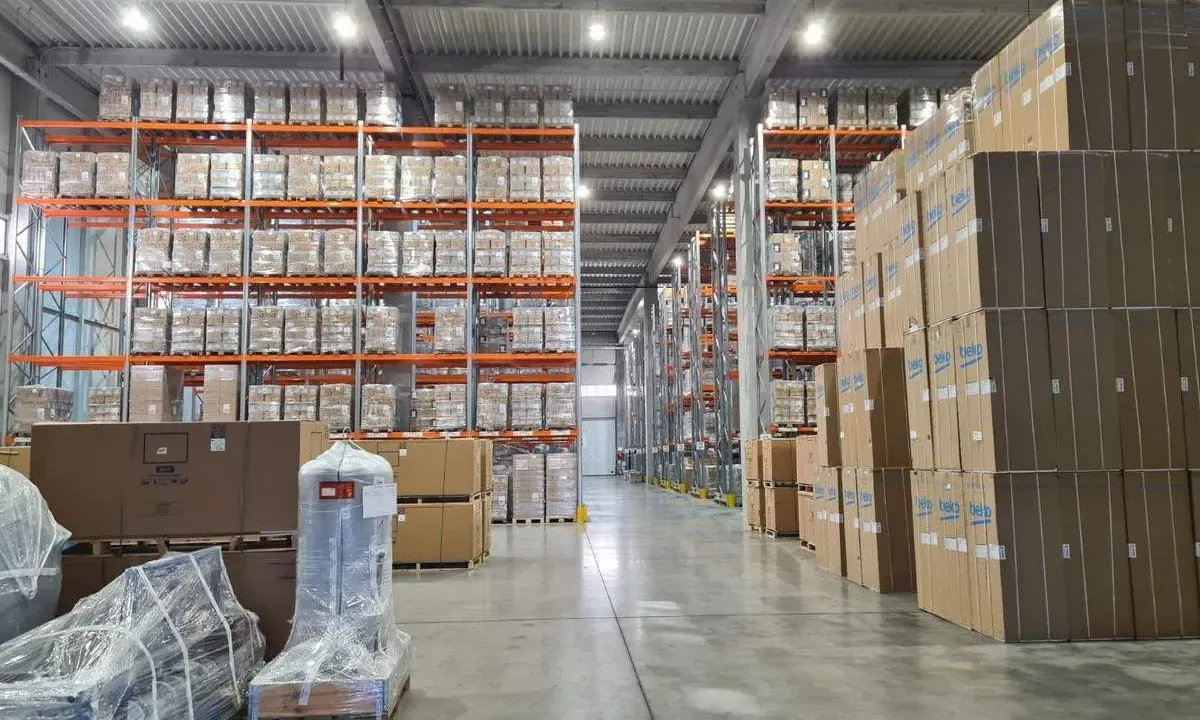 Izdavanje, poslovni prostor, 12180m², Šimanovci, Pećinci