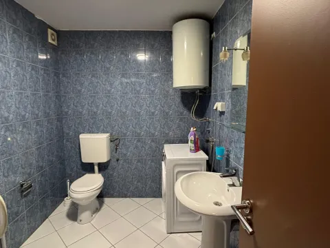 Izdavanje, dvosoban stan, 60m², City Kvart, Podgorica - image 8