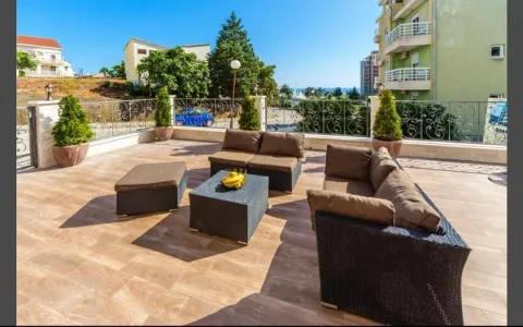 Rent, three bedroom apartment, 130m², Petrovac, Budva - image 20