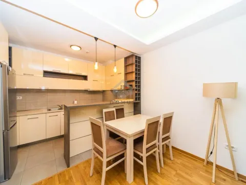 Izdavanje, dvosoban stan, 80m², City Kvart, Podgorica - image 3