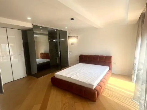 Izdavanje, četvorosoban stan, 205m², Vračar Hram, Vračar Sve Podlokacije - image 7