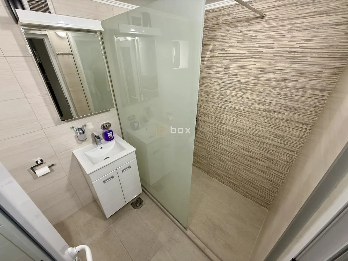Sale, house, 200m², Pantelej, Niš