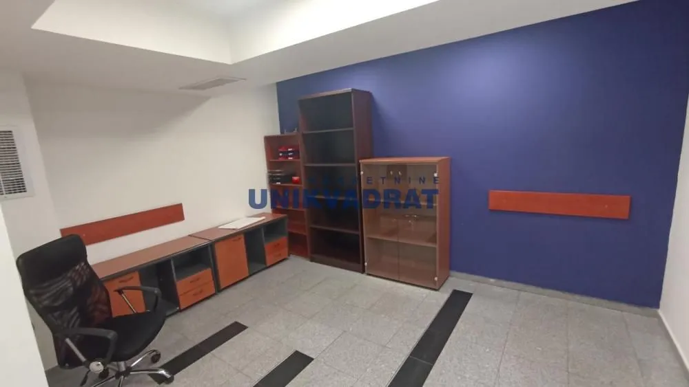 Rent, office space, 180m², Đeram Pijaca, Beograd