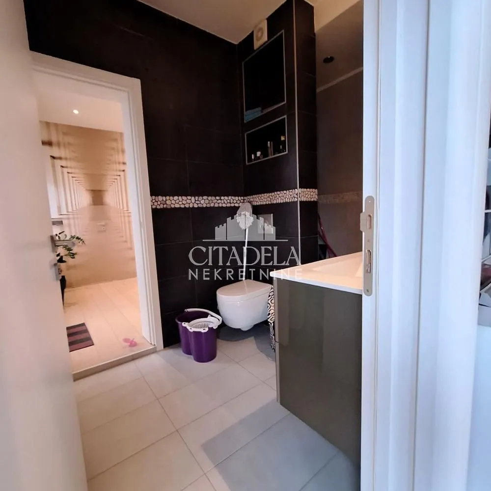 Prodaja, dvosoban stan, 60m², Stari Grad, Beograd