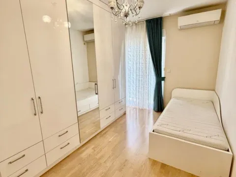 Izdavanje, trosoban stan, 100m², City Kvart, Podgorica - image 12