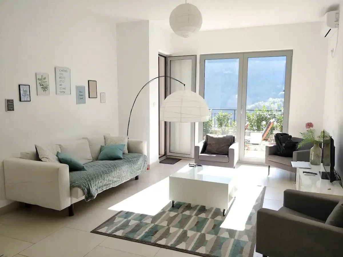 Prodaja, trosoban stan, 96m², Morinj, Kotor