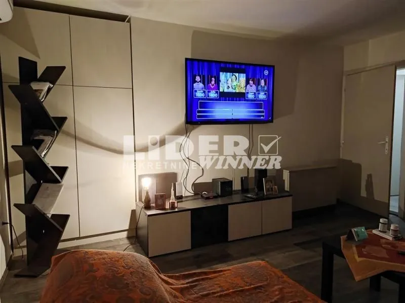 Sale, house, 270m², Zvezdara Sve Podlokacije, Beograd