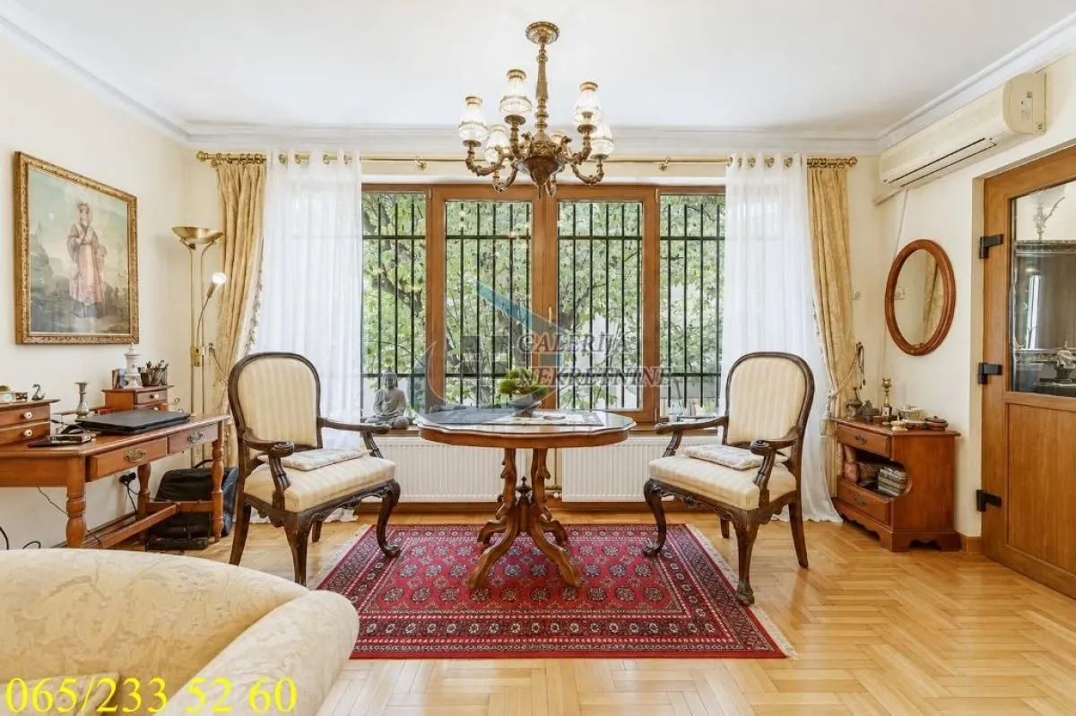 Prodaja, kuća, 300m², Dušanovac, Voždovac Sve Podlokacije
