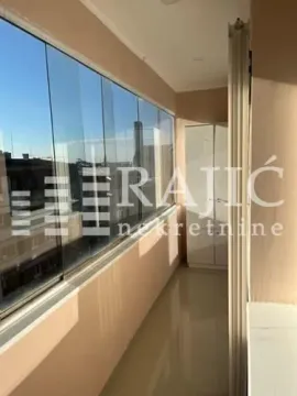 Glazed terrace with a view and a wardrobe. - image 7